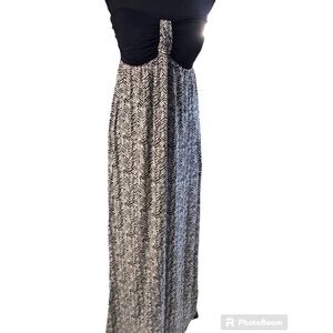 LeVie en Rose aqua line Maxi dress. Size L in like new condition. Strap missing